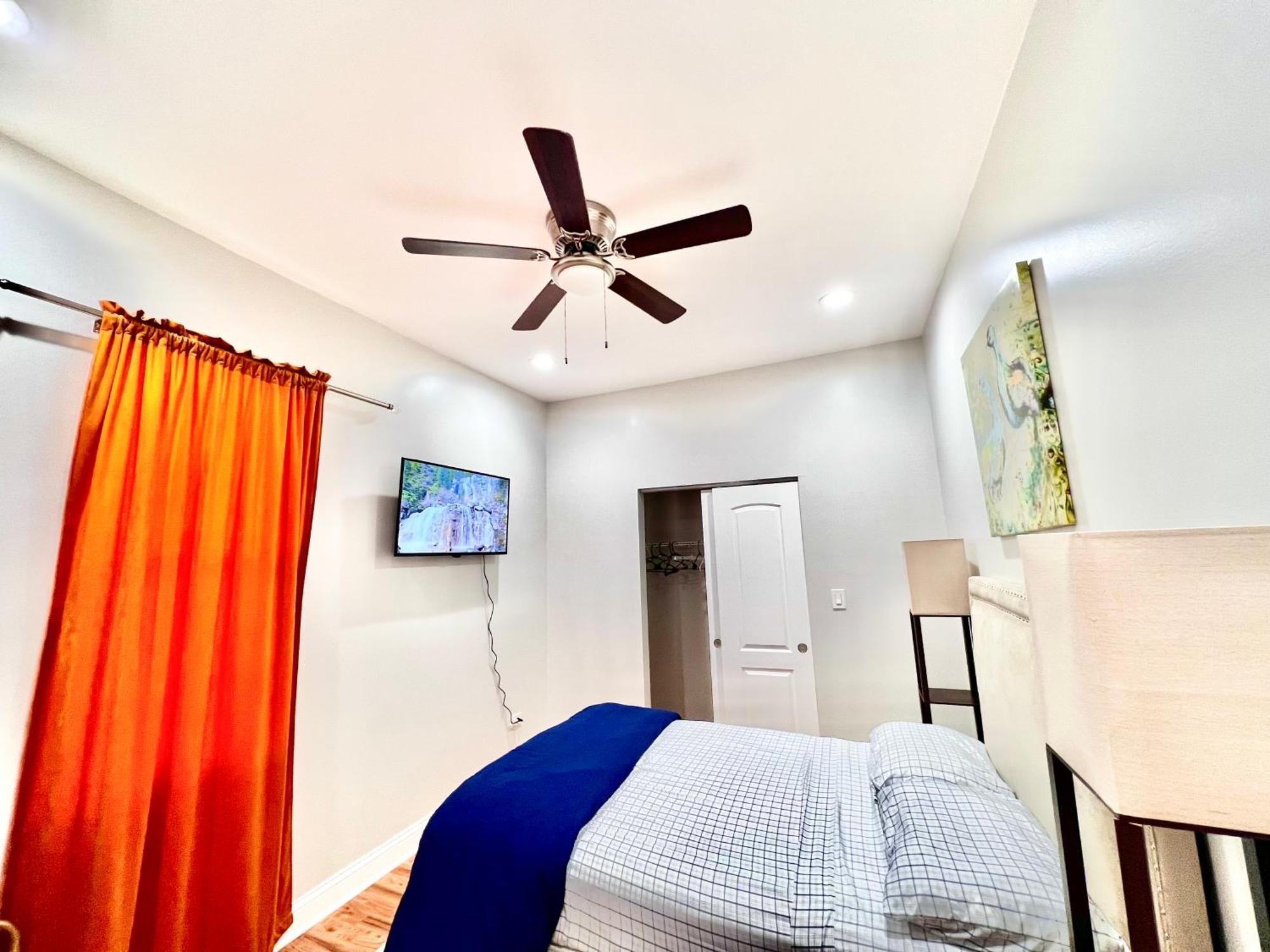 Lux Apt In Bronzeville, Min From Downtown-Rsv Now! Чикаго Экстерьер фото
